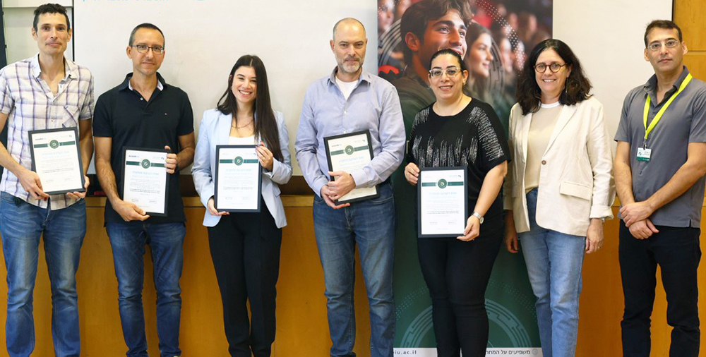 מלגות בסך 200 אלף שקלים הוענקו לסטודנטים מילואימניקים בפקולטה