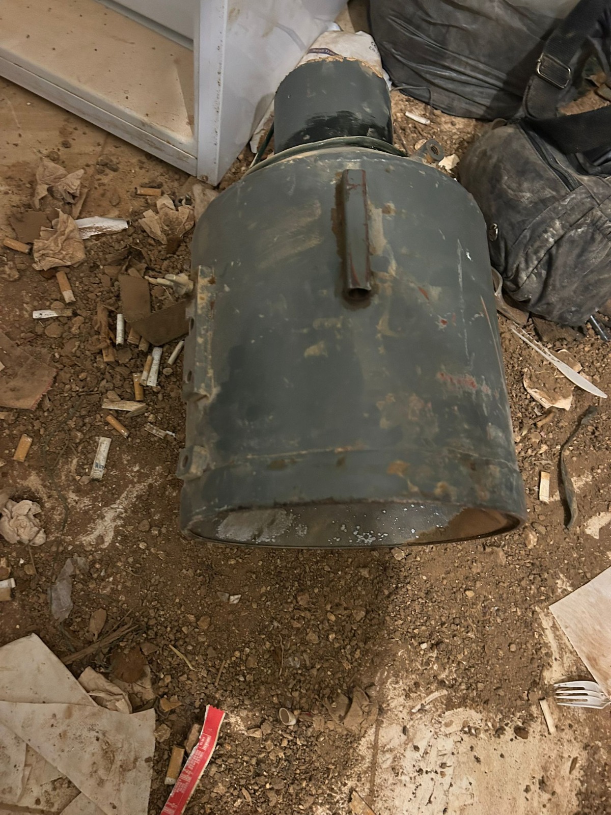 18528127-e22...
