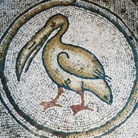 מתוך אתר: https://info.goisrael.com/en/bird-mosaic-in-the-caesarea-villa-65911